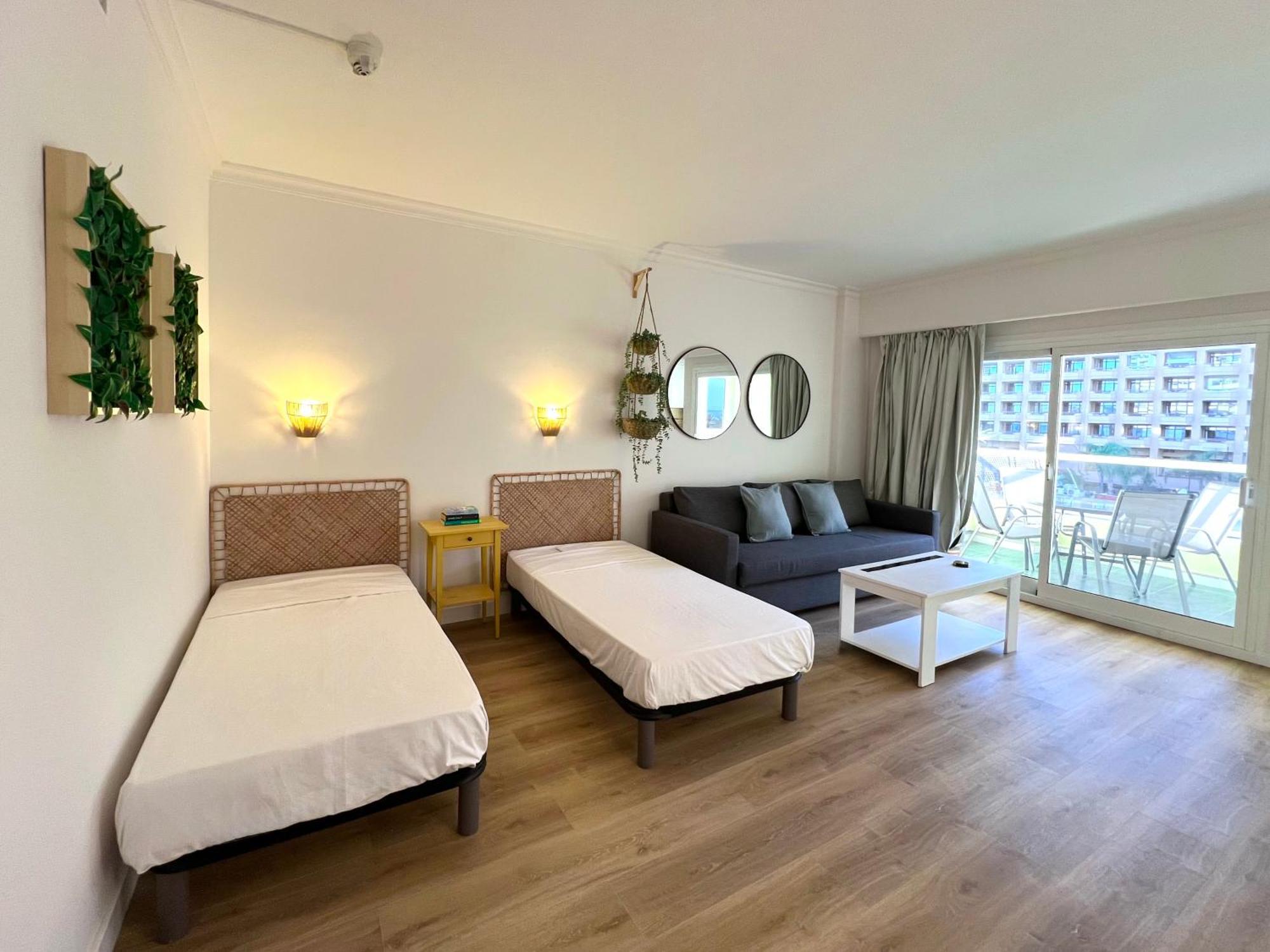Pyr Beach And Pool Studio I Fuengirola Exterior photo